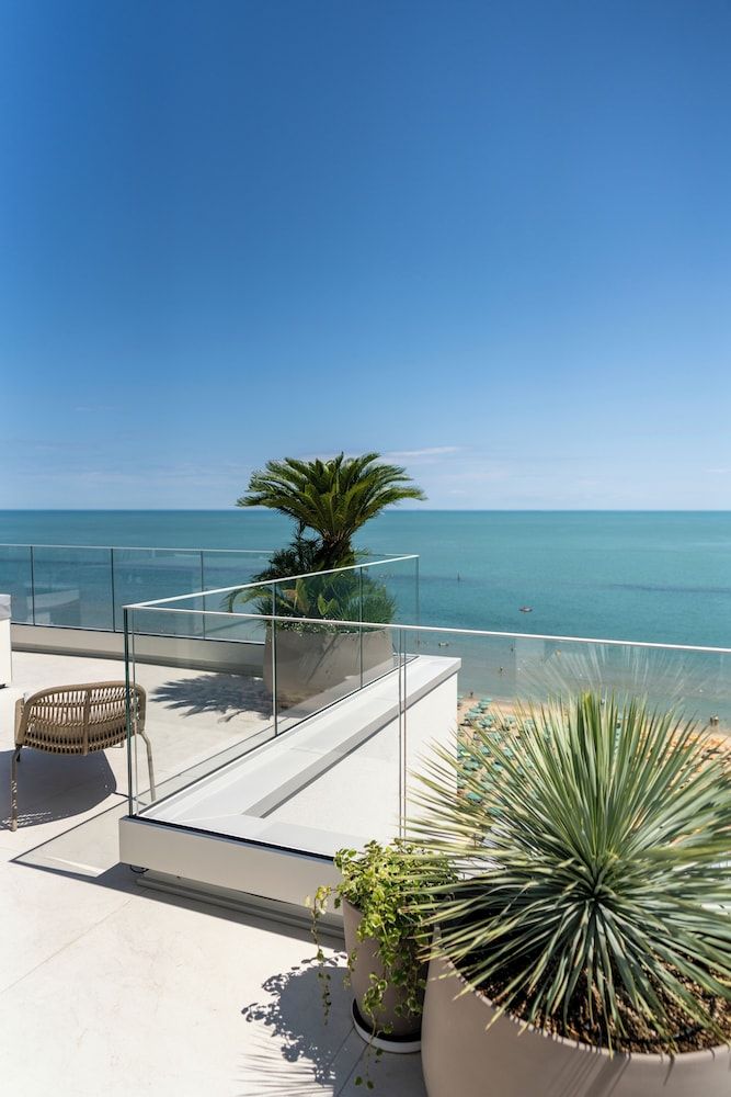 Opera Suite hotel Pesaro Executive Suite, Sea View, Beachfront 12