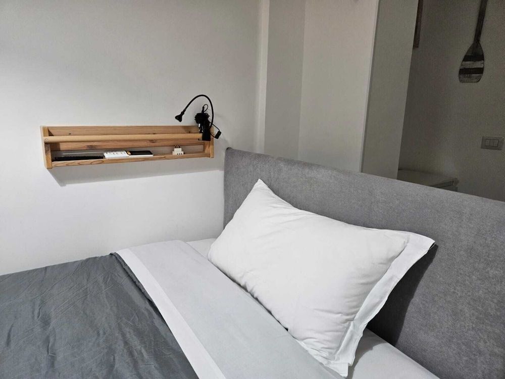 Guest House COLORS Comfort Single Room, Harbor View 7