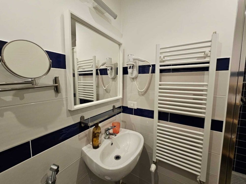 Guest House COLORS Comfort Single Room, Harbor View 18