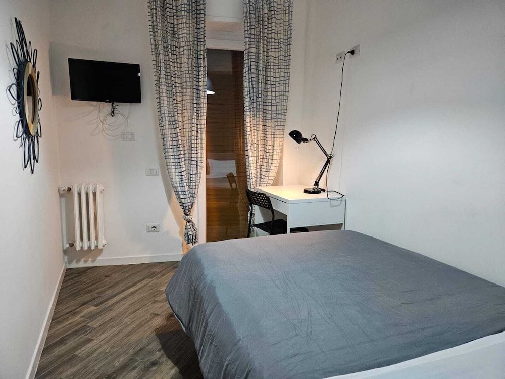 Guest House COLORS Comfort Single Room, Harbor View 9