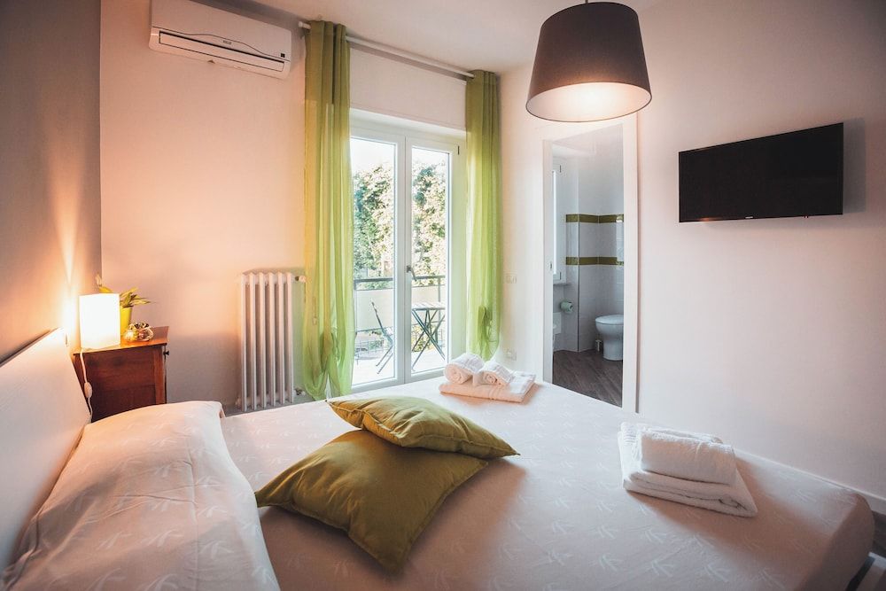 Guest House COLORS Deluxe Double Room, Non Smoking, Balcony 2