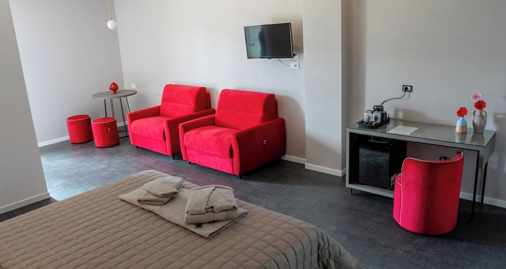 Opera Hotel Superior Quadruple Room, Balcony, Courtyard View 19