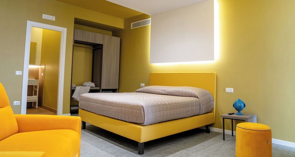 Opera Hotel Superior Quadruple Room, Balcony, Courtyard View 6