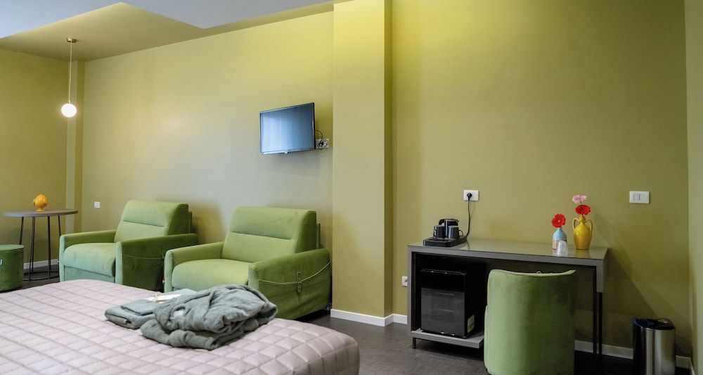 Opera Hotel Superior Quadruple Room, Balcony, Courtyard View 14