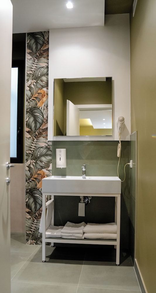 Opera Hotel Superior Quadruple Room, Balcony, Courtyard View 30