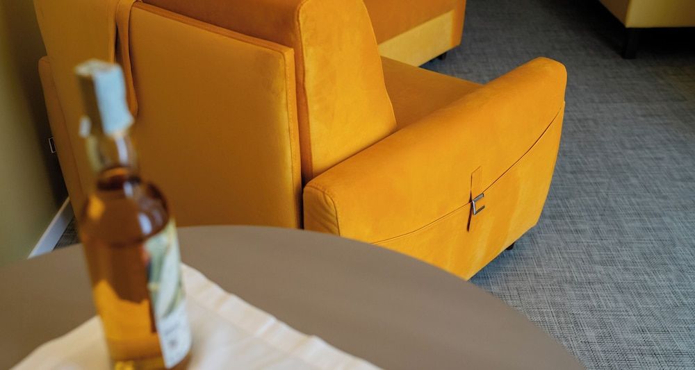 Opera Hotel Superior Quadruple Room, Balcony, Courtyard View 3