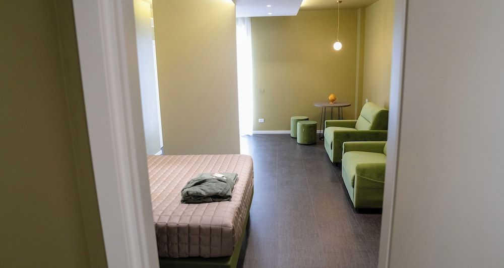 Opera Hotel Superior Quadruple Room, Balcony, Courtyard View 9