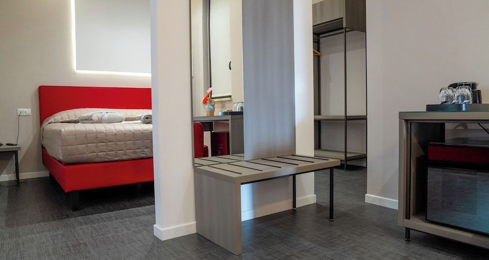 Opera Hotel Standard Quadruple Room 16