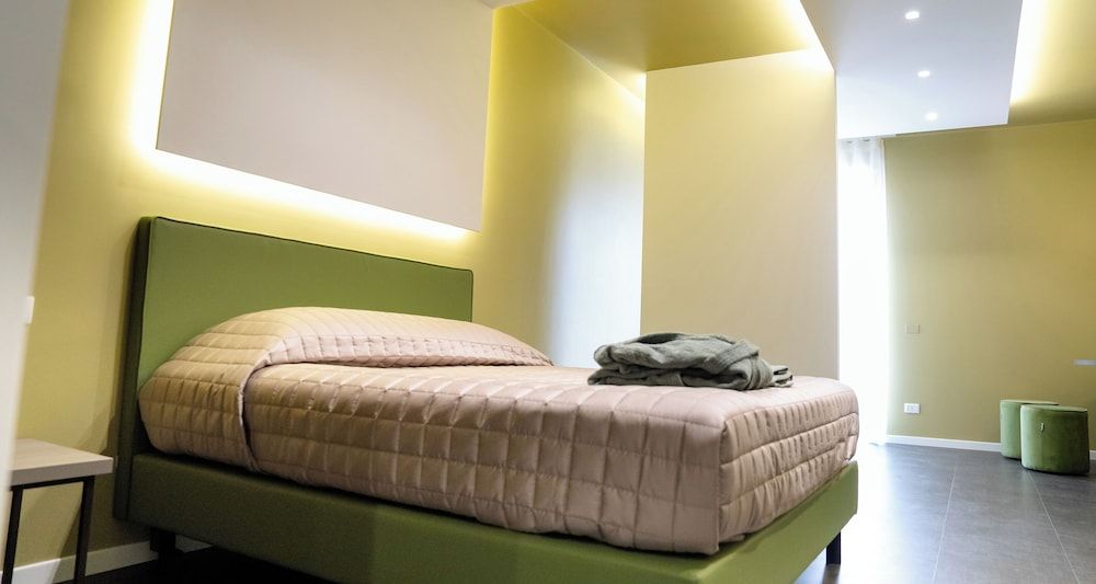 Opera Hotel Superior Quadruple Room, Balcony, Courtyard View 10