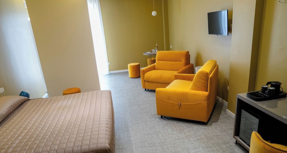 Opera Hotel Superior Quadruple Room, Balcony, Courtyard View 7