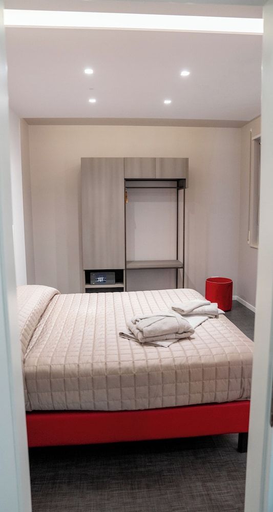 Opera Hotel Standard Quadruple Room 12