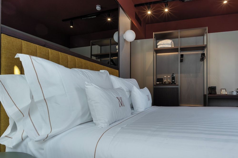 MIMESIS 11 - BOUTIQUE HOTEL - LAKE COMO Deluxe Room, Partial Lake View 4