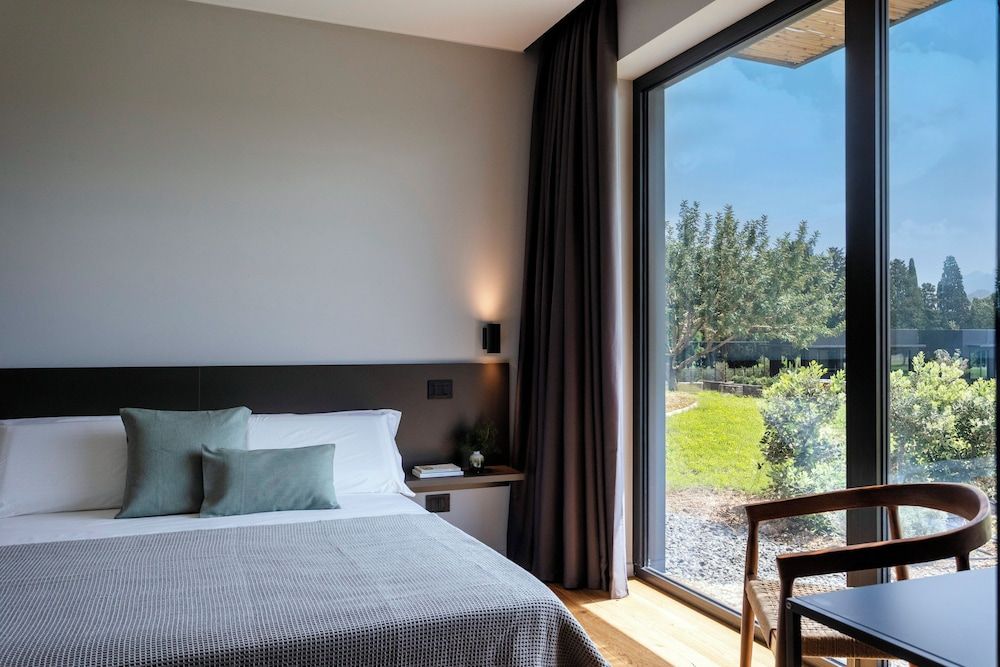 Scorzamara Country Lodges Luxury Cottage, Patio, Pool View 7