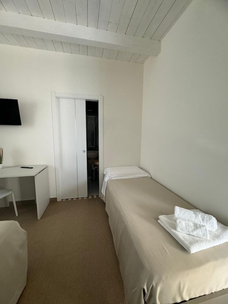 Rupella Comfort Triple Room, Balcony, Courtyard View 2