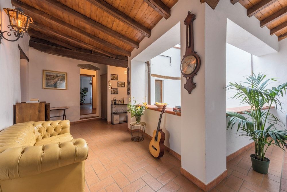 Lemon Tree Boutique Guesthouse Panoramic Double Room, Hill View 10