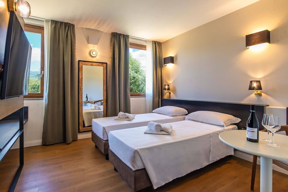Residenza di Campagna Montelleri Classic Double or Twin Room 3