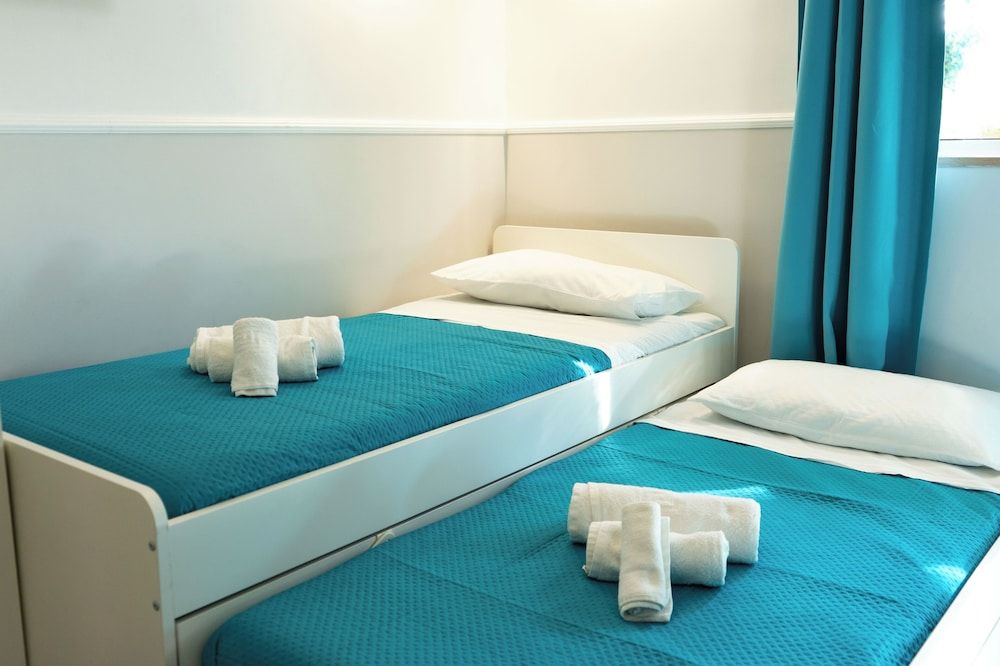 Royal Rooms Deluxe Quadruple Room, Garden View 5