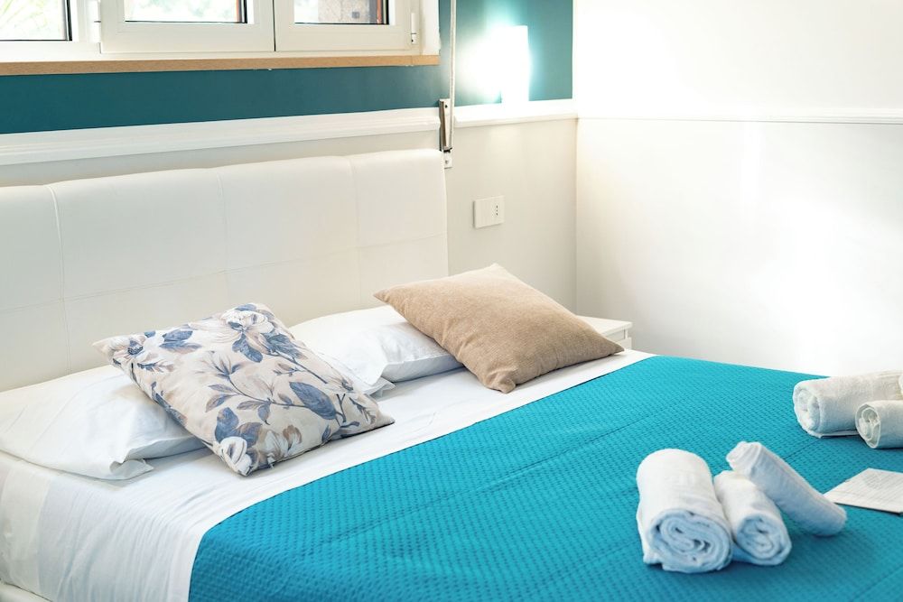 Royal Rooms Superior Apartment, Patio, Garden View 10