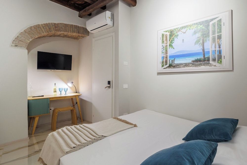 SOHO Fontana Grande By Dasso Luxury Double or Twin Room 8