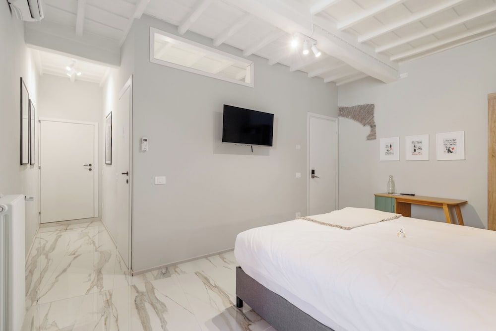 SOHO Fontana Grande By Dasso Luxury Condo, Courtyard View 19