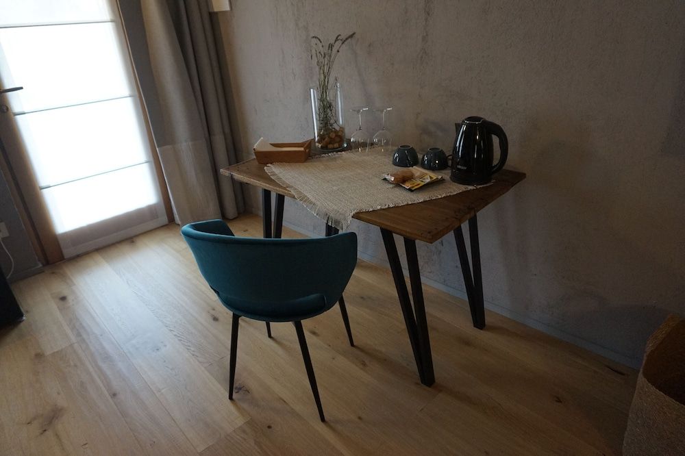 Decanter House Junior Room, 1 King Bed 3