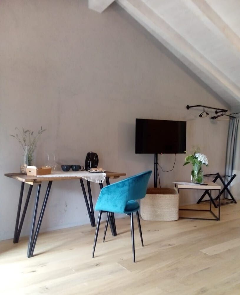 Decanter House Junior Room, 1 King Bed 2