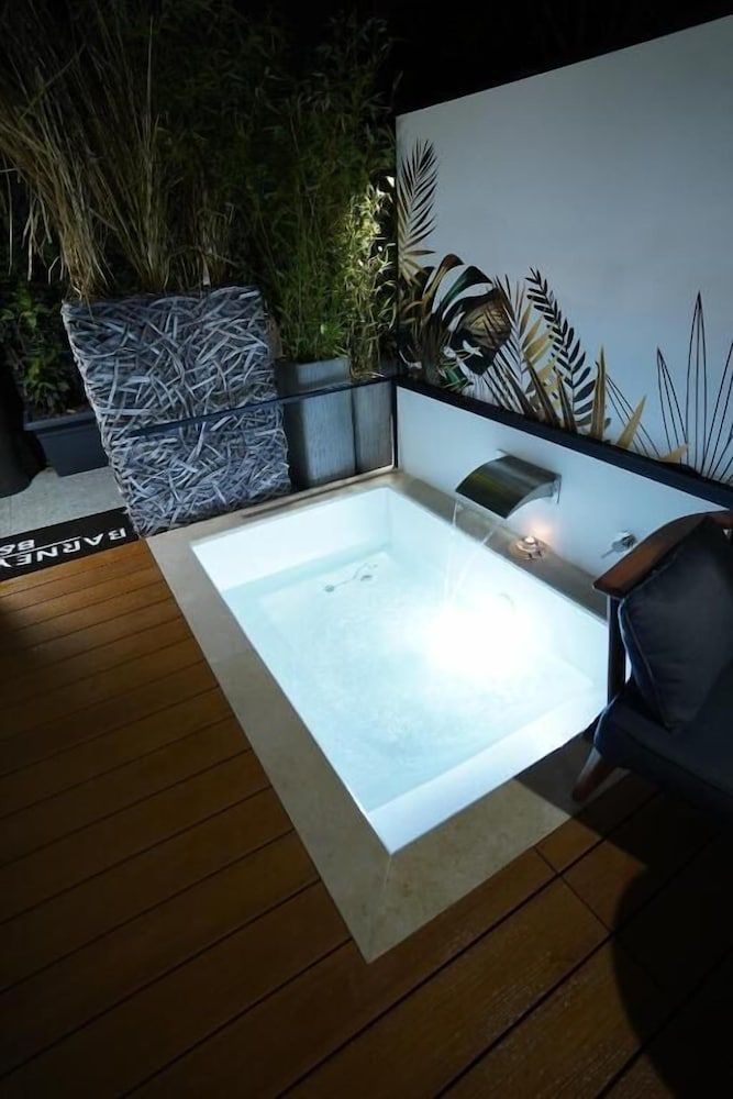 Barneys Club B&b Double Room, Patio 6