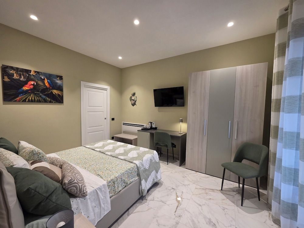 Exclusive B&B Villa Rosa Luxury Suite, 1 King Bed, Garden View 4