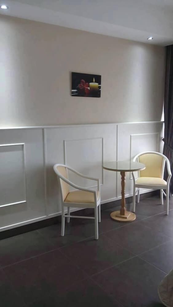 HOTEL BRIGANTI Deluxe Double or Twin Room 2