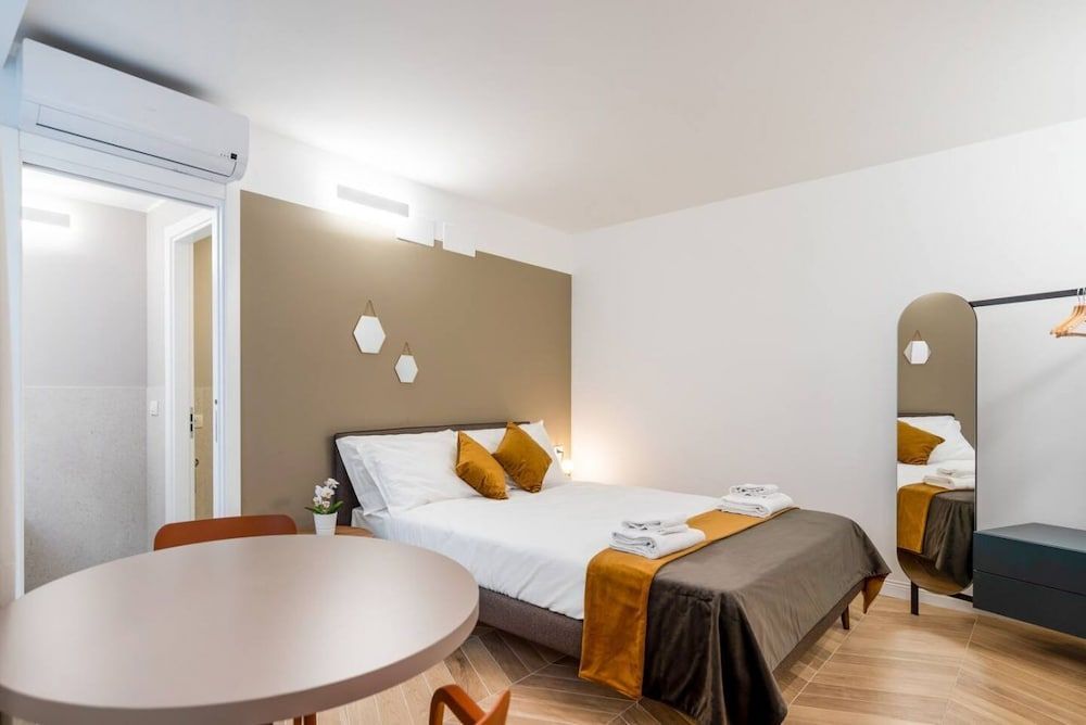 Studio, 1 Double Bed, Courtyard View