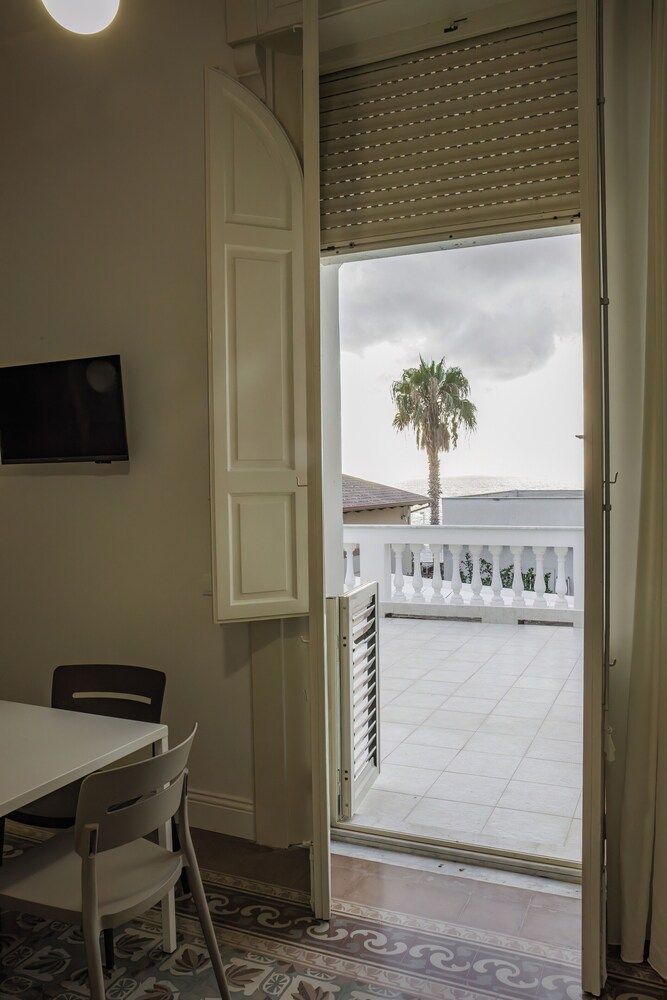 Dimora Don Ciccillo B&B Family Studio Suite, Sea View 3