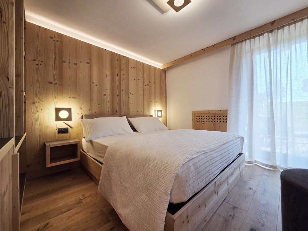 Standard Room, Balcony, Mountain View