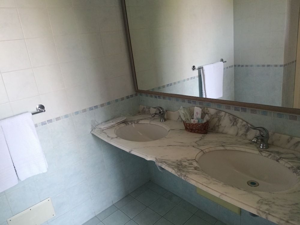 HOTEL LA FAYETTE LICOLA Standard Double or Twin Room 5