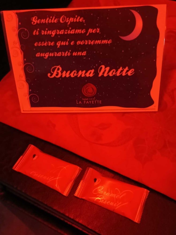 HOTEL LA FAYETTE LICOLA Suite Inferno con idromassaggio + Sauna Tailandese 12