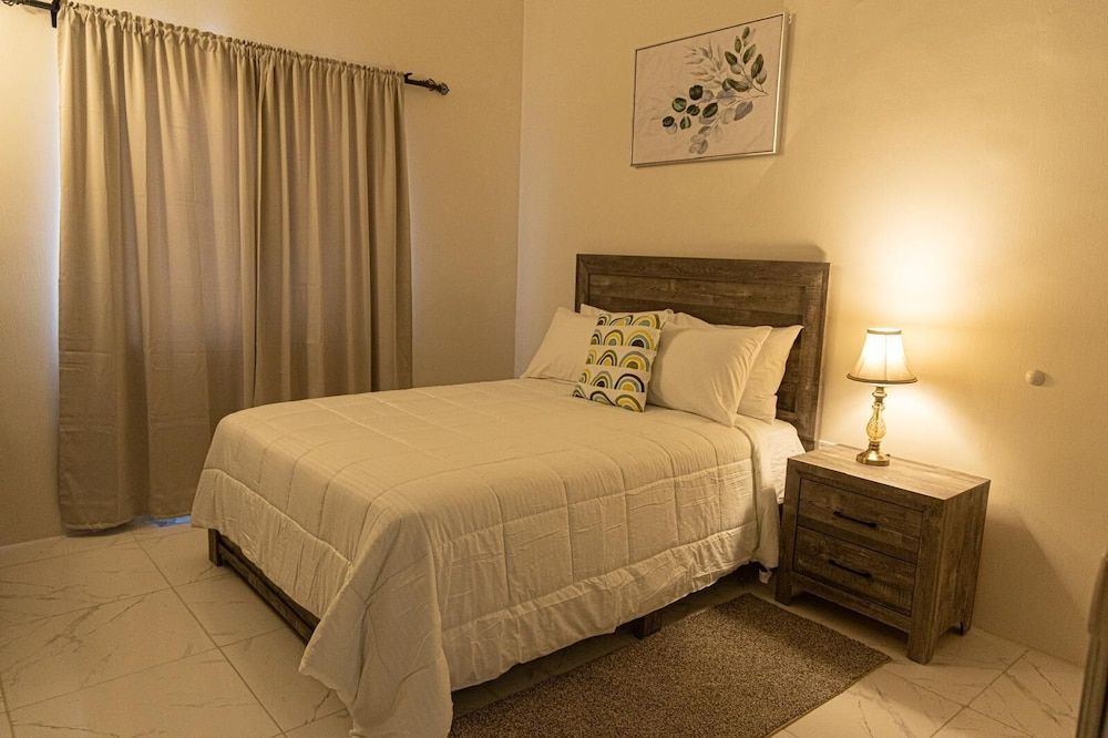 Phoenix Park Villas Portmore Family House, Garden View 22