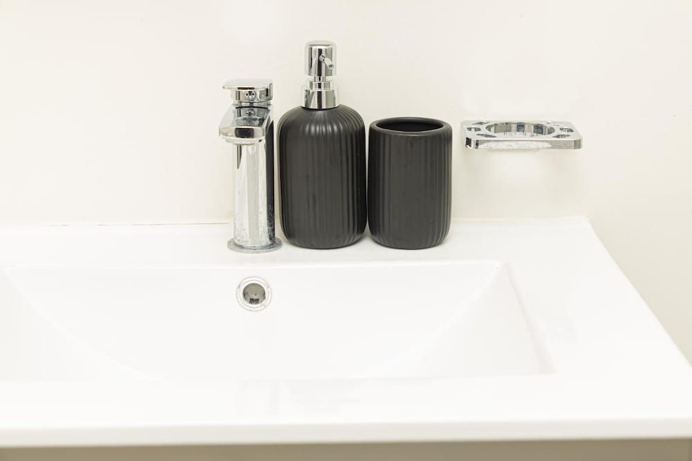 Phoenix Park Villas Portmore Family House, Garden View 21