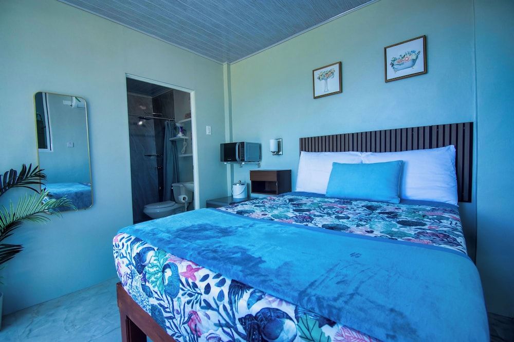 Majestic Heights Bed & Breakfast Comfort Room, 1 Bedroom, Sea View 8