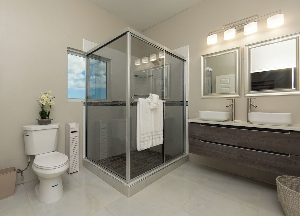 Majestic Heights Bed & Breakfast Luxury Penthouse, Sea View 10