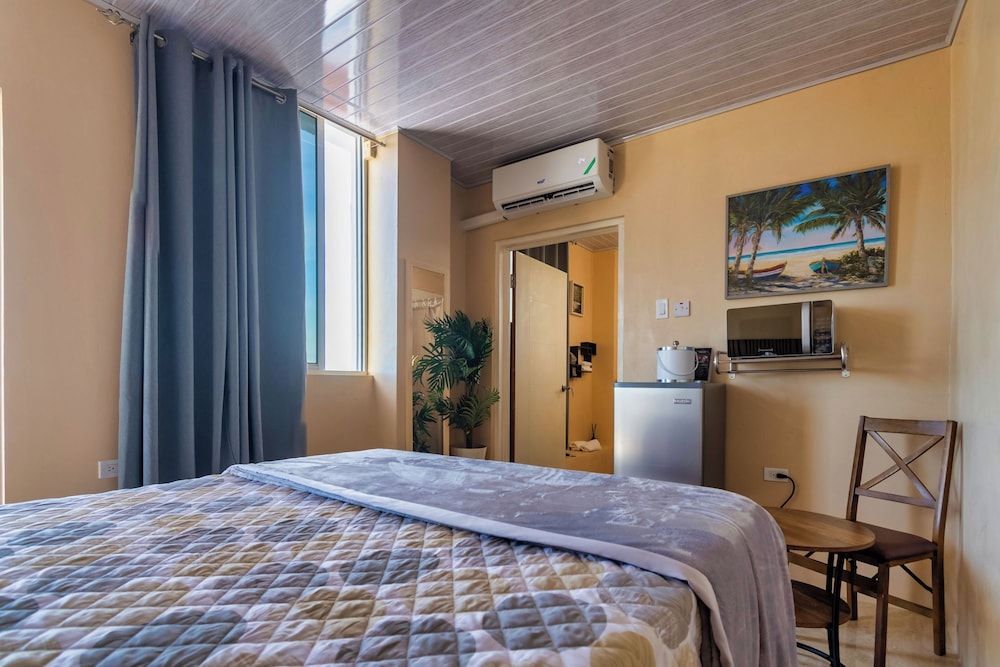 Majestic Heights Bed & Breakfast Comfort Room, 1 Bedroom, Sea View 4