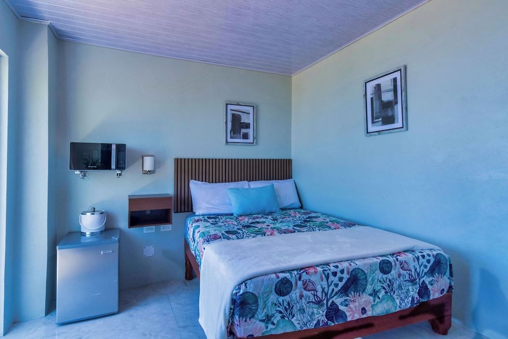 Majestic Heights Bed & Breakfast Comfort Room, 1 Bedroom, Sea View 9