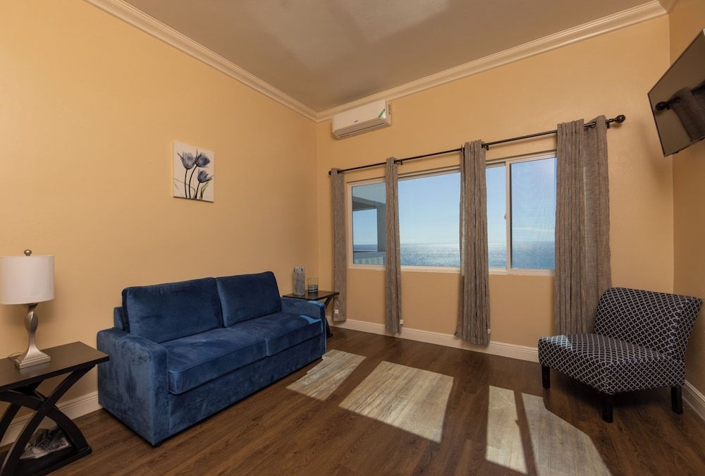 Majestic Heights Bed & Breakfast Deluxe Double Room, Balcony, Sea View 7