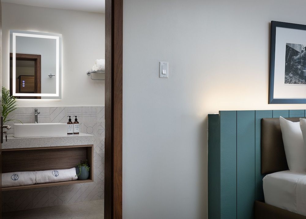 Negril Footeprints Hotel Deluxe Room 5