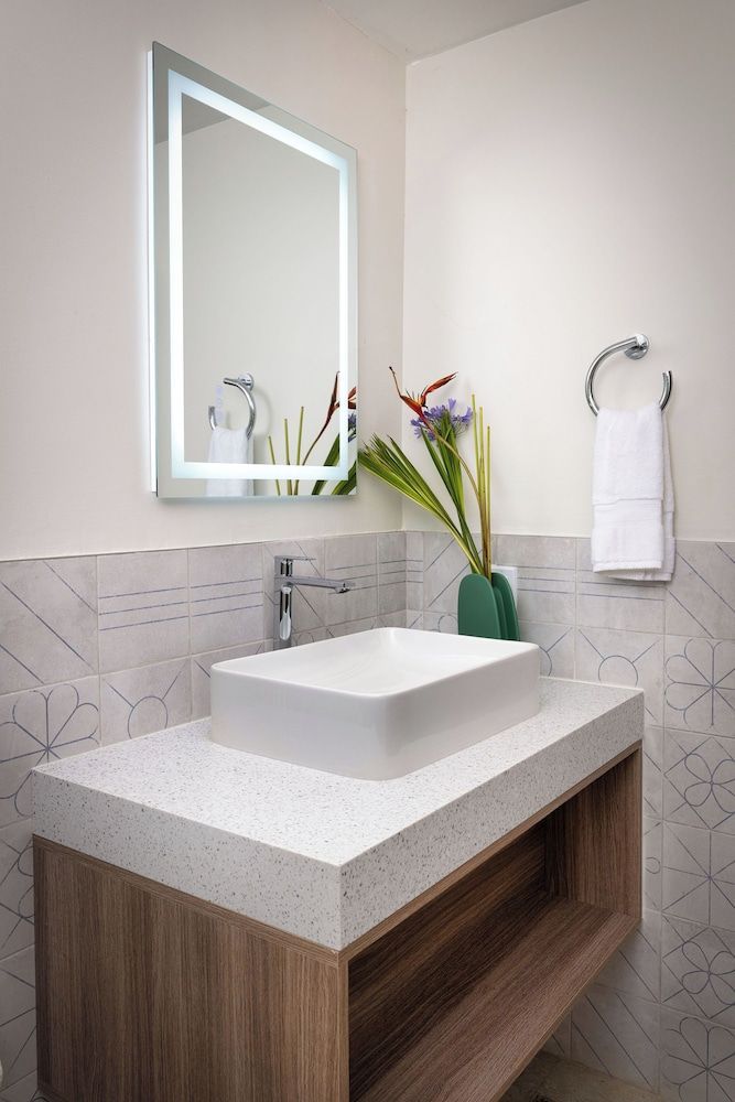 Negril Footeprints Hotel Deluxe Room 4