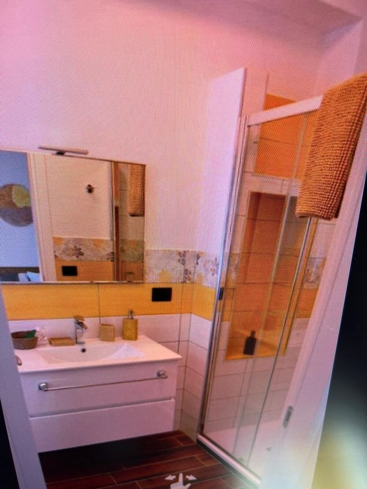 B&B Garden Grazia Deluxe Room, Hill View 4