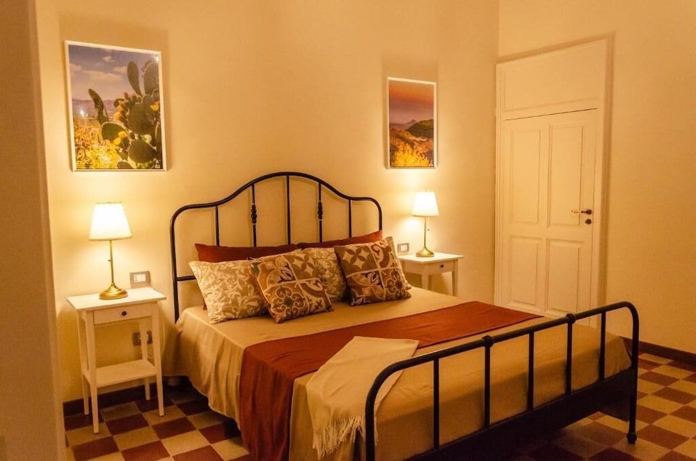 Palazzo Fiammingo Rooms Deluxe Double Room, Balcony 2