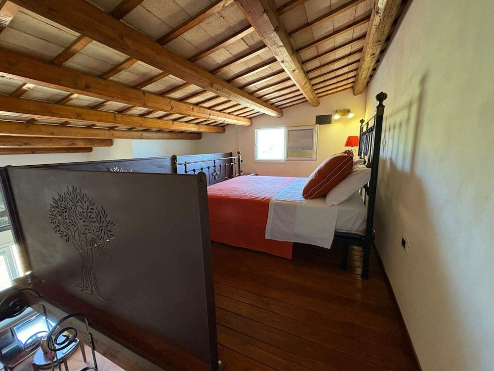 Selinunthia country house Superior Triple Room 2