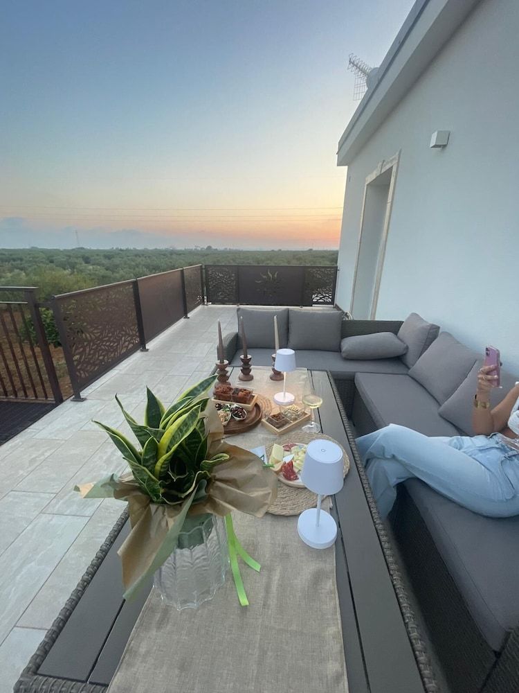 Selinunthia country house Deluxe Triple Room, Garden View 3