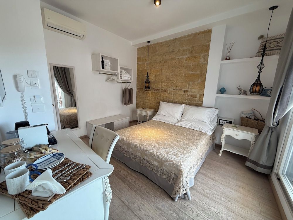 Manna Blue Sky - Exclusive Rooms Camera Matrimoniale con Terrazzo e Vasca Idromassaggio 8