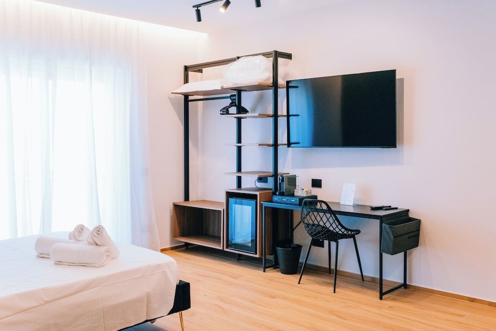 LumiaRooms Luxury Double Room, Partial Sea View 3