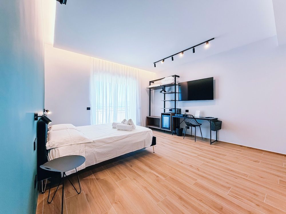 LumiaRooms Luxury Double Room, Partial Sea View 12